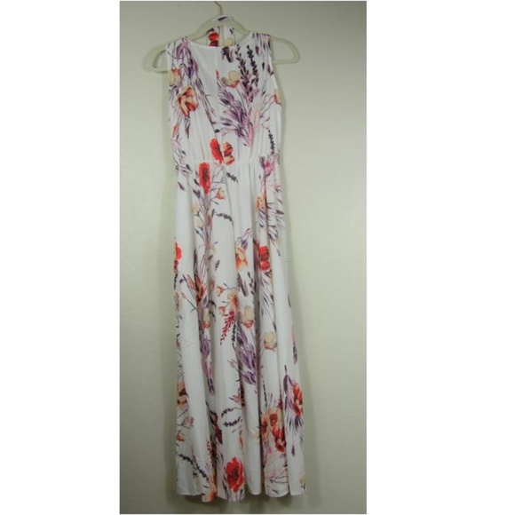 LAST ONE!! Bella Maxi Dress - Picture 5 of 8